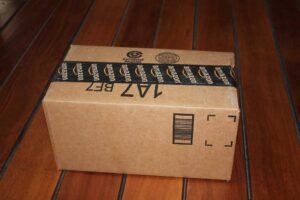 amazon box pixabay josemiguels