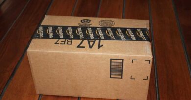 amazon box pixabay josemiguels